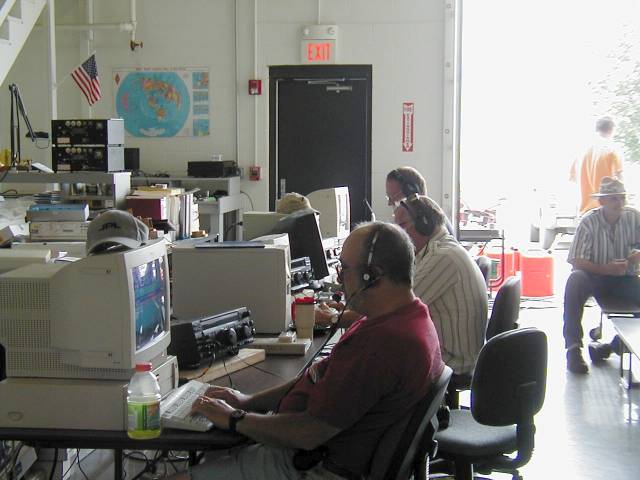 K9WMS035 Hard at work
