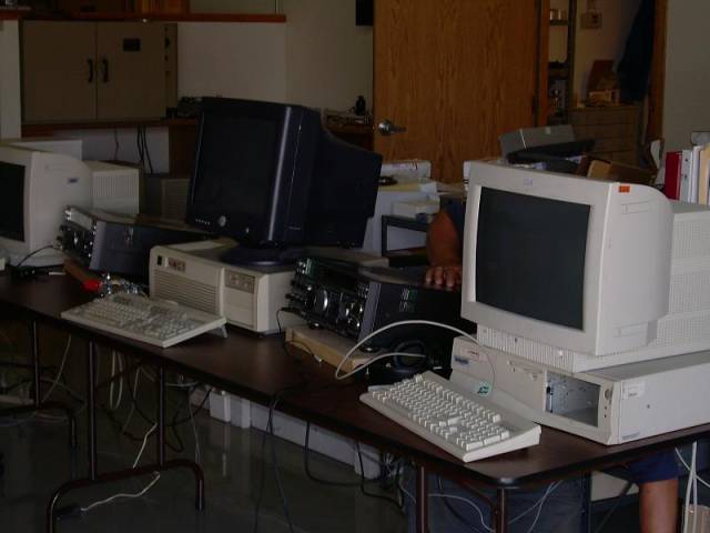 KB9INF0137 The HF stations are coming together
