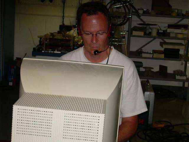 KB9INF0174 Ken running 40 Phone
